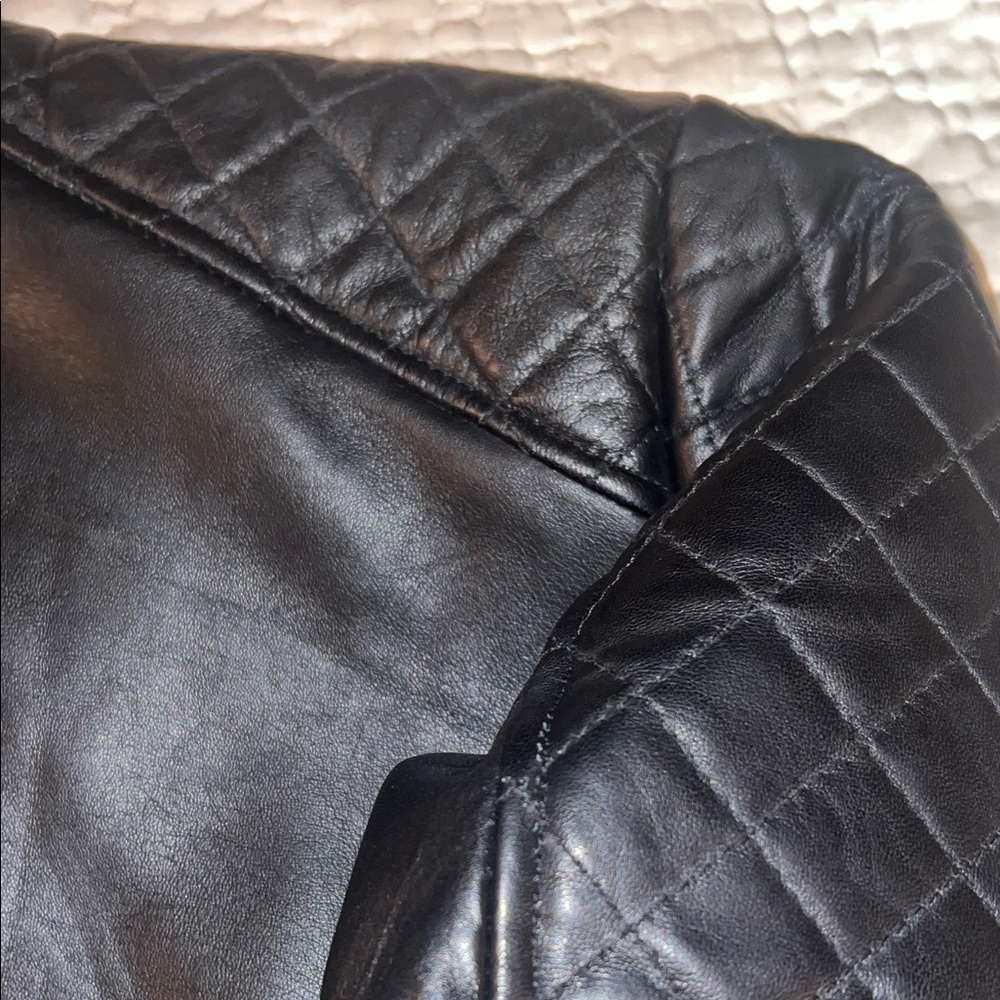 Men's Quilted Black Leather Bomber Jacket - Picture 13 of 13